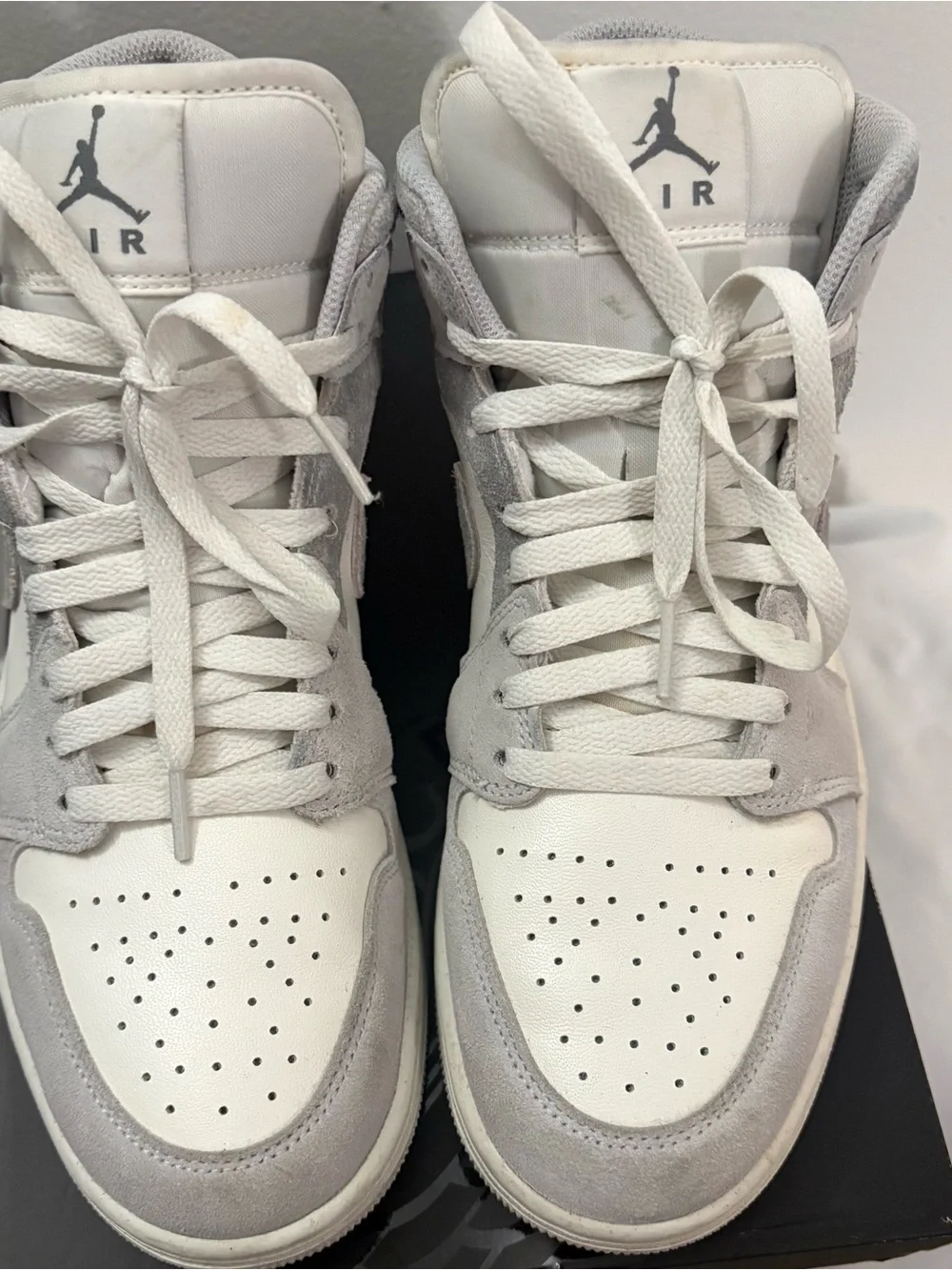 Jordan Air Men’s Jordan 1 Mid SE White & Light Gray Suede